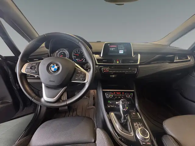 BMW 2 Series view 11