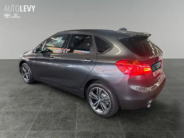 BMW 2 Series view 4