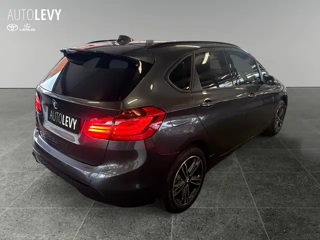 BMW 2 Series view 6
