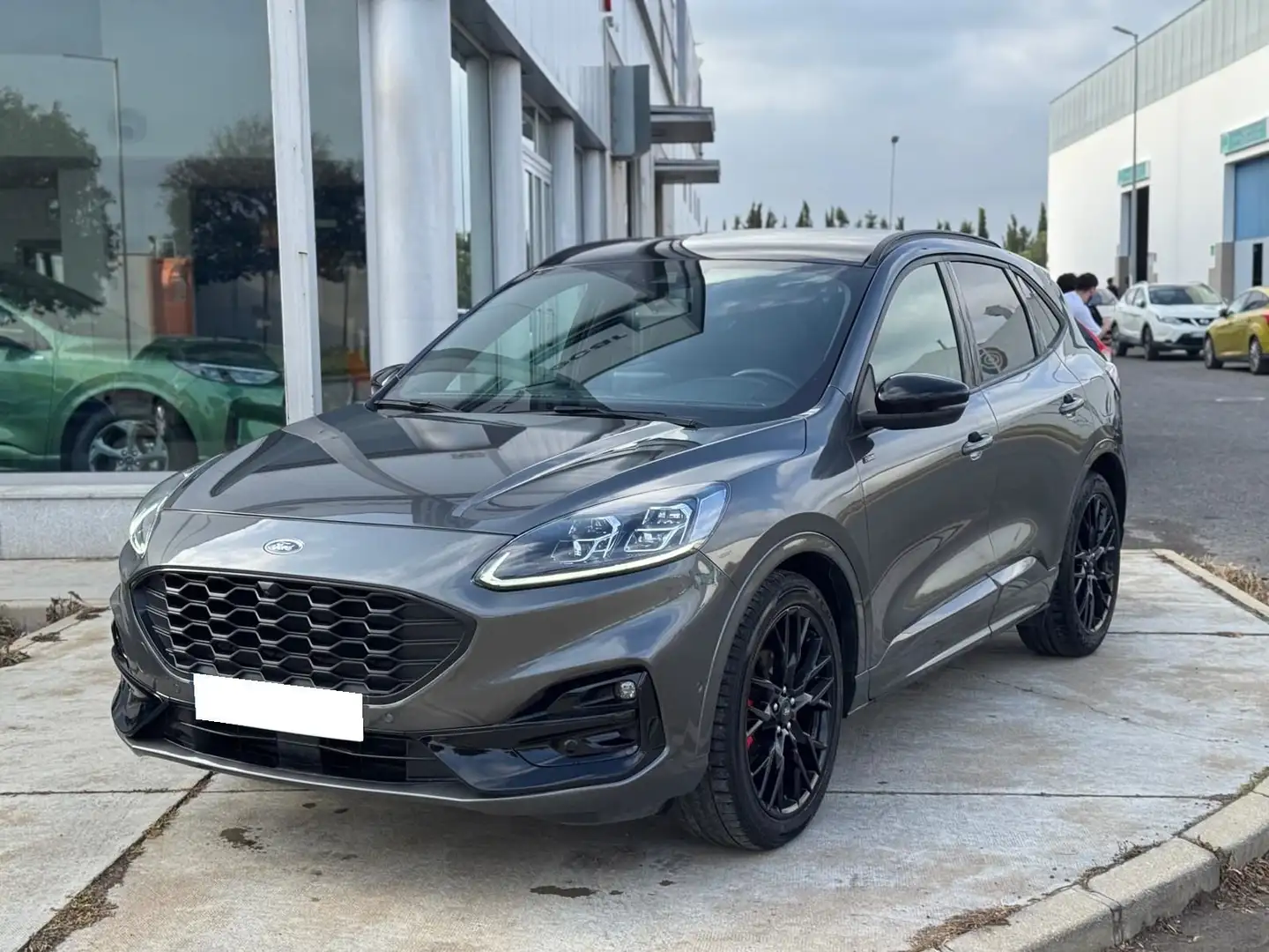 Ford Kuga 1.5 EcoBoost ST-Line X FWD 150 Gris - 1