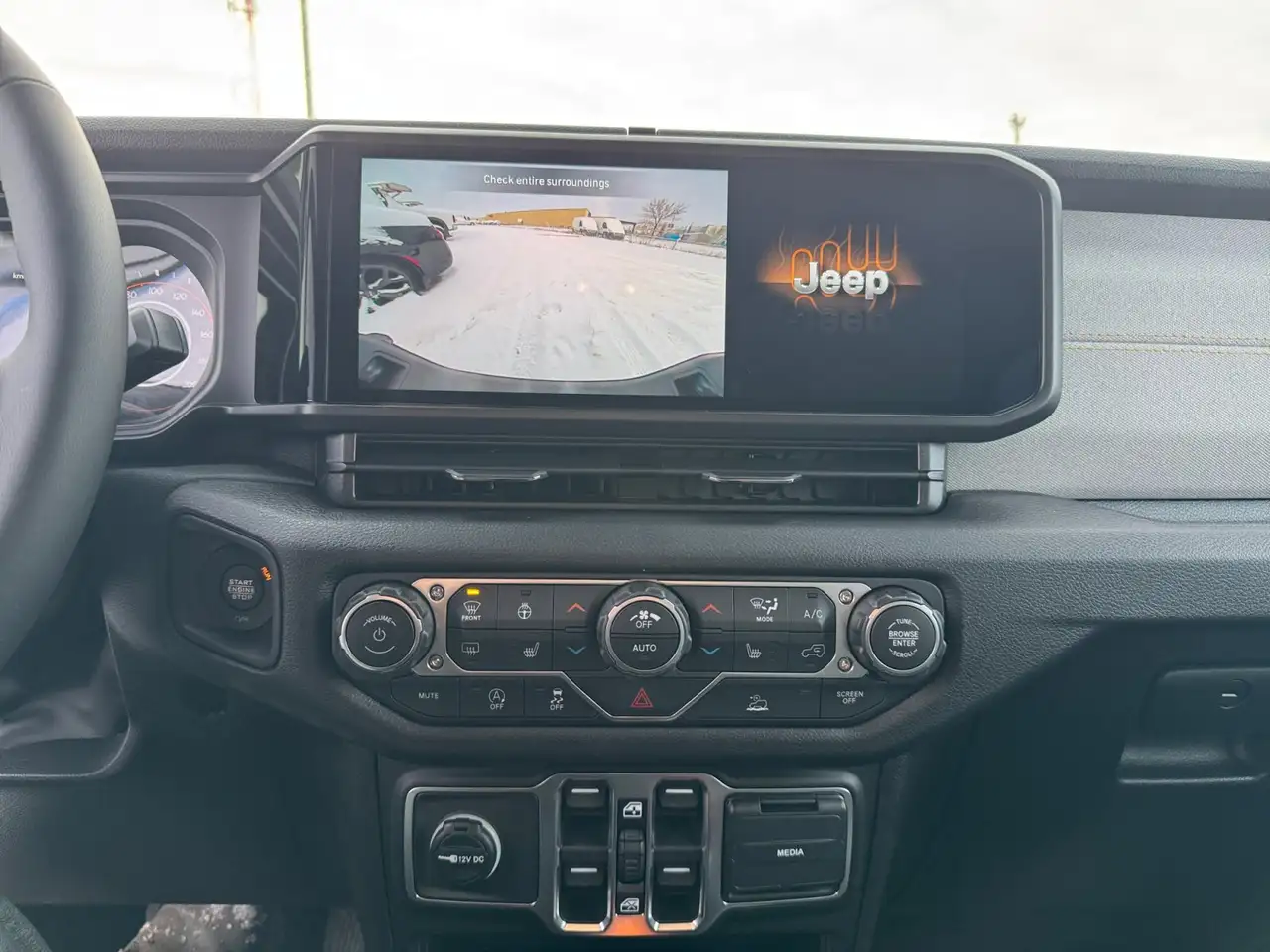 Jeep Gladiator снимка Jeep Gladiator