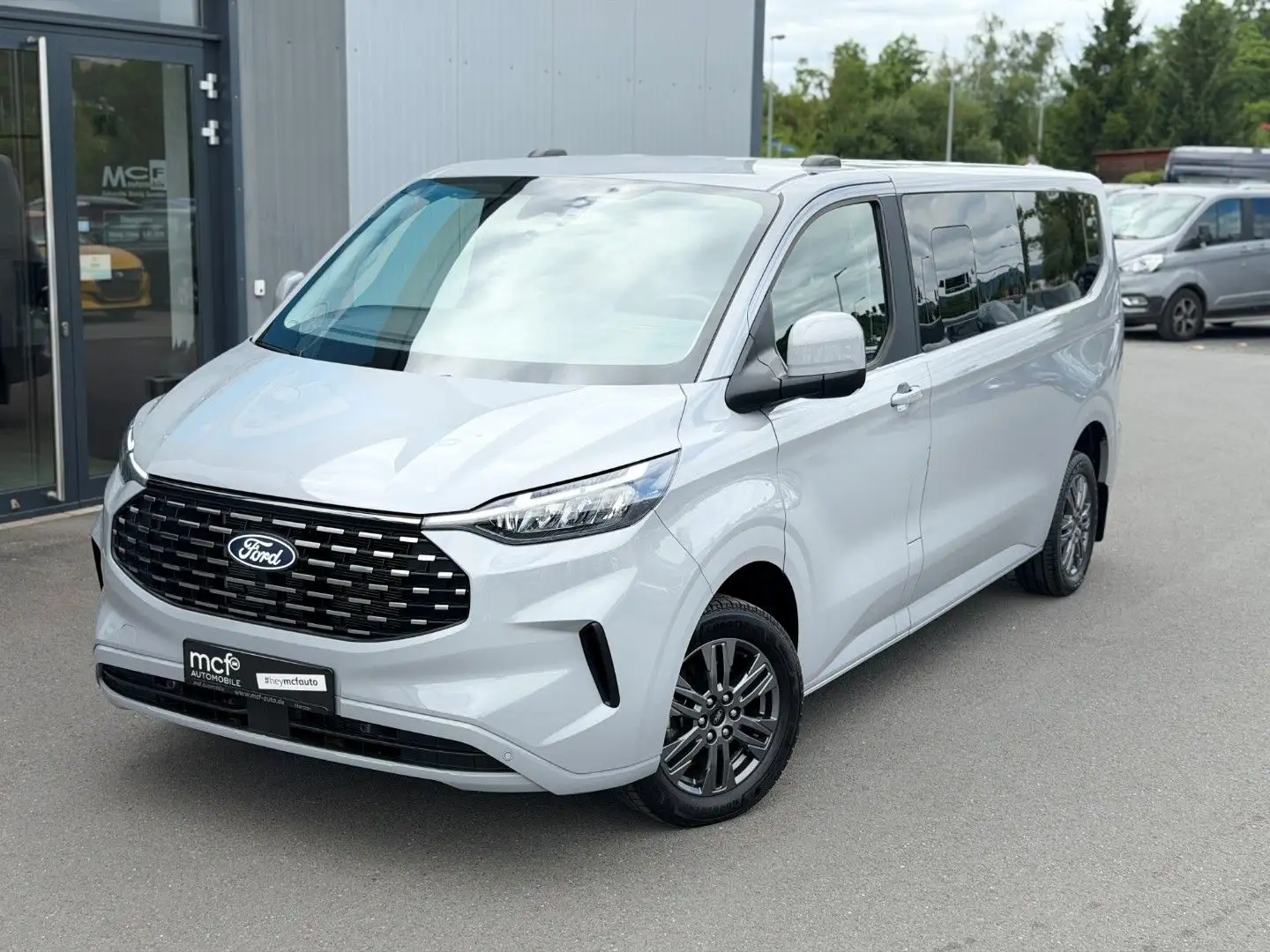 FORD Tourneo