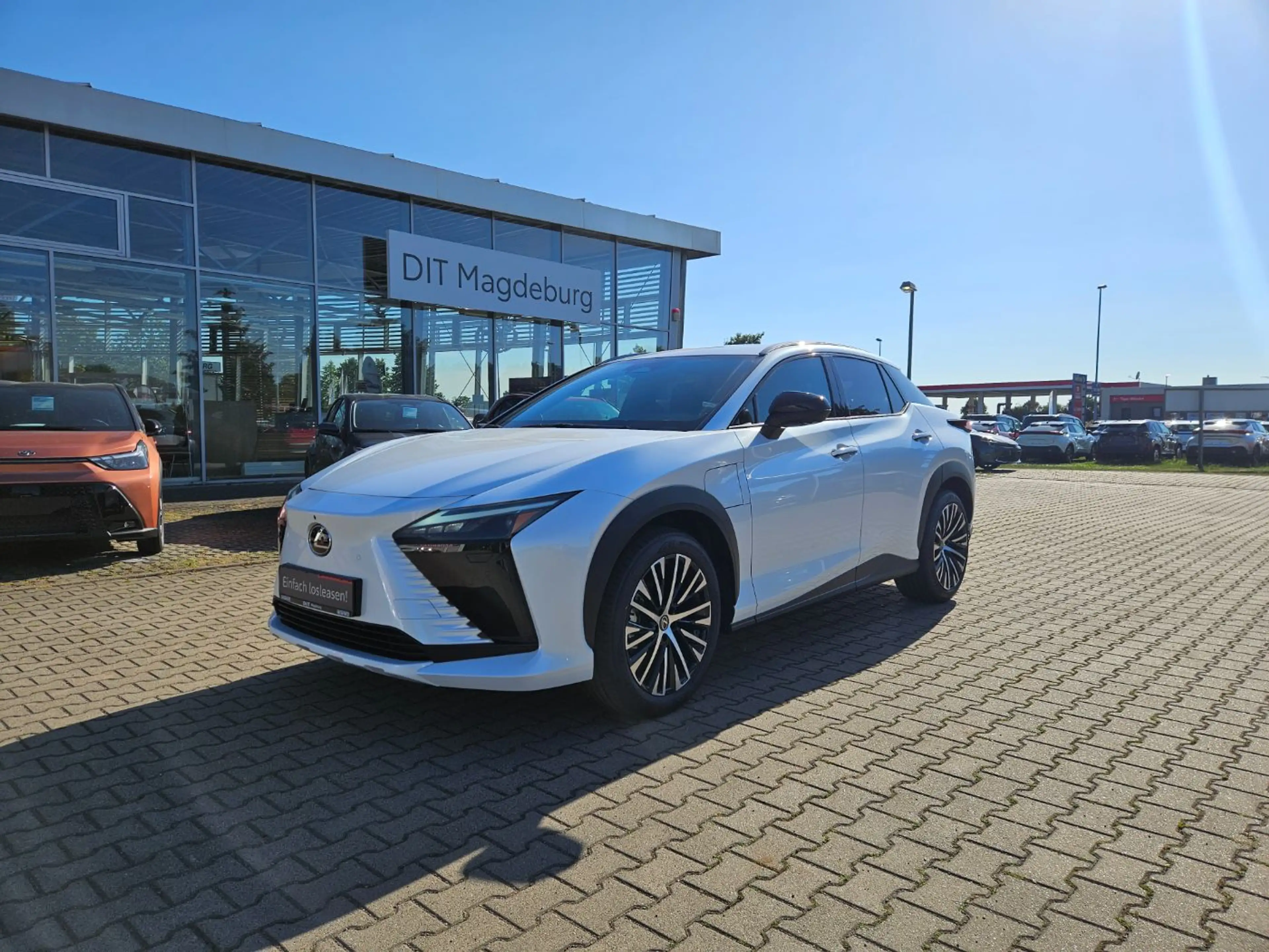 Lexus RZ 500e DIRECT4 Executive ACC+LED+Navi+SHZ — photo 2