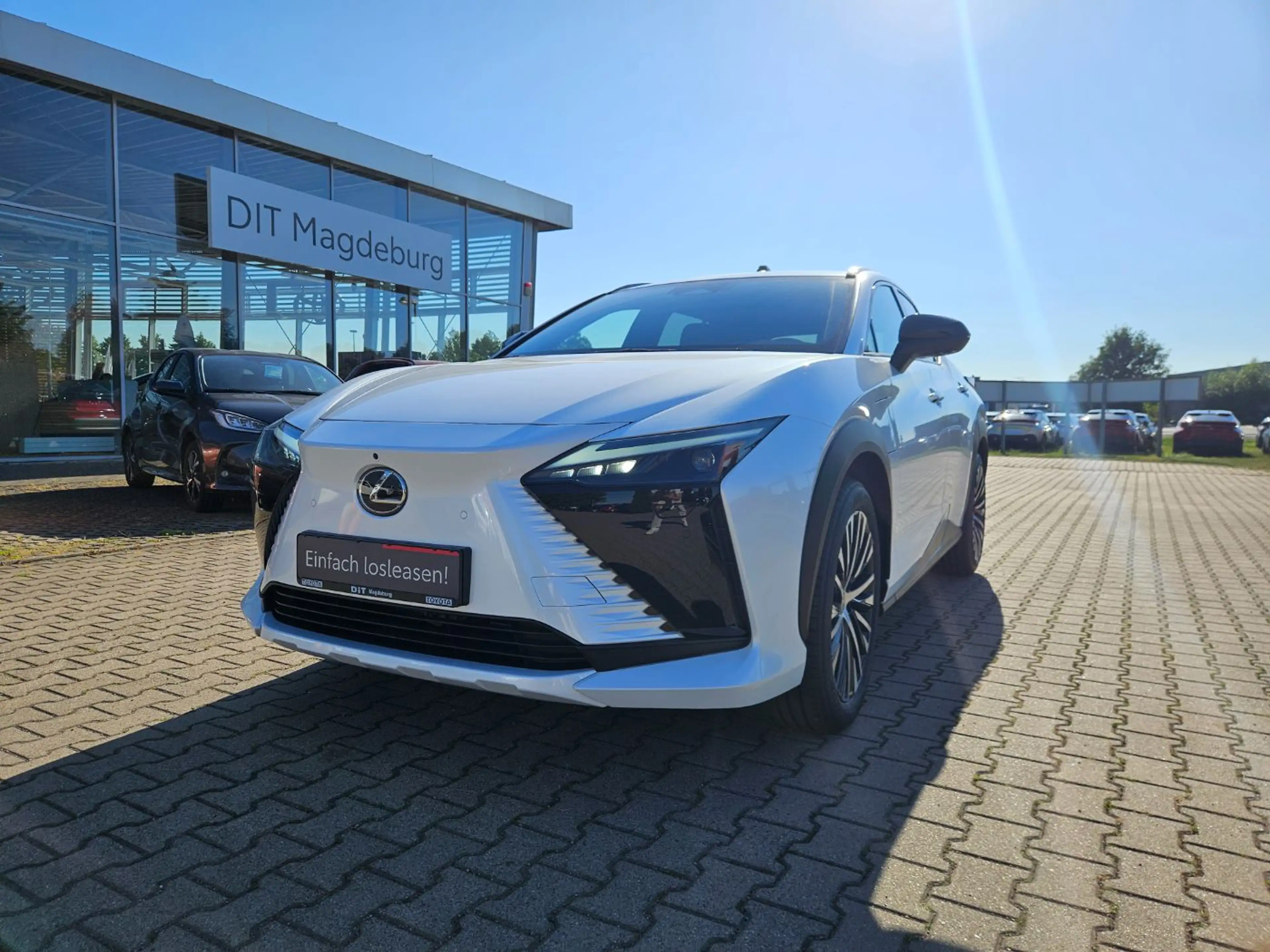 Lexus RZ 500e DIRECT4 Executive ACC+LED+Navi+SHZ — photo 3