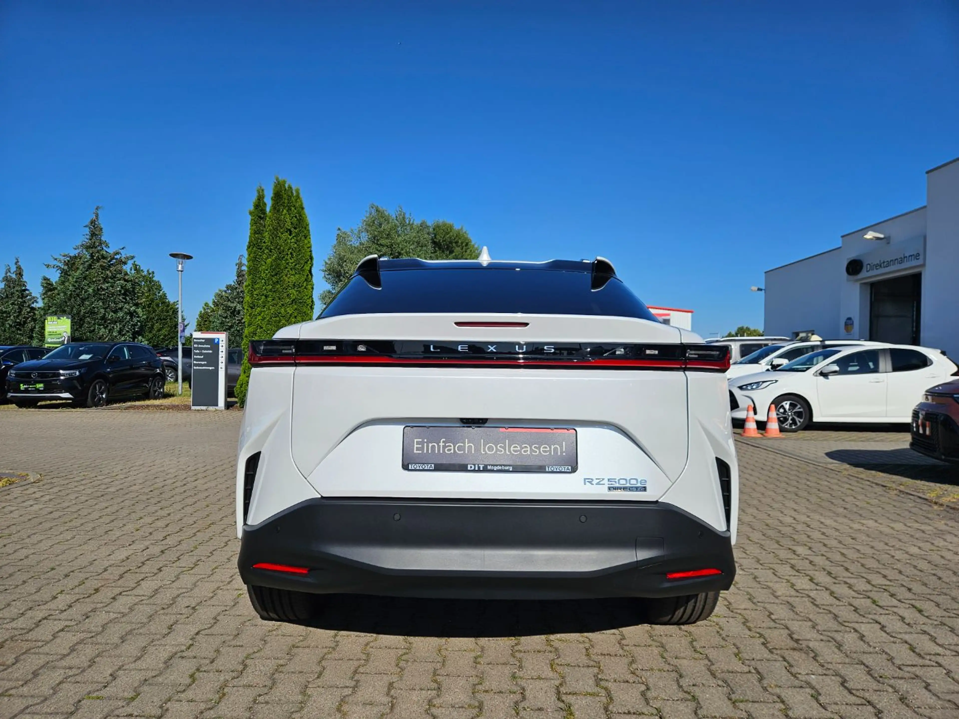 Lexus RZ 500e DIRECT4 Executive ACC+LED+Navi+SHZ — photo 9