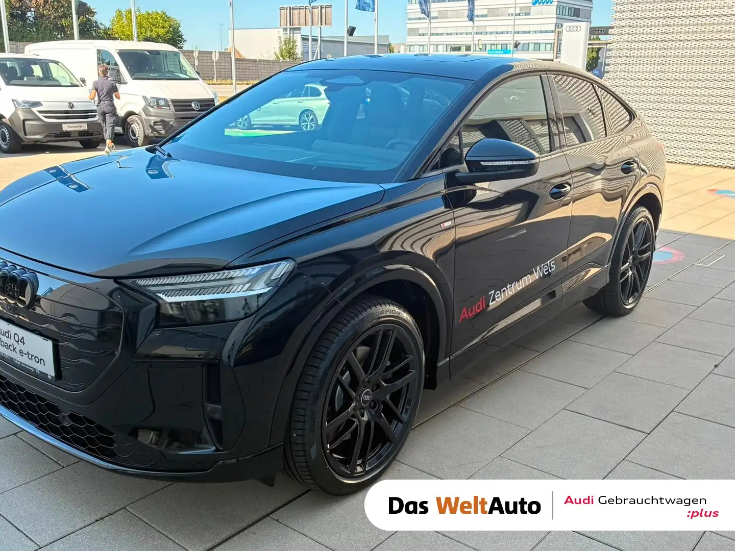 Audi Q4 e-tron quattro Schwarz - 1