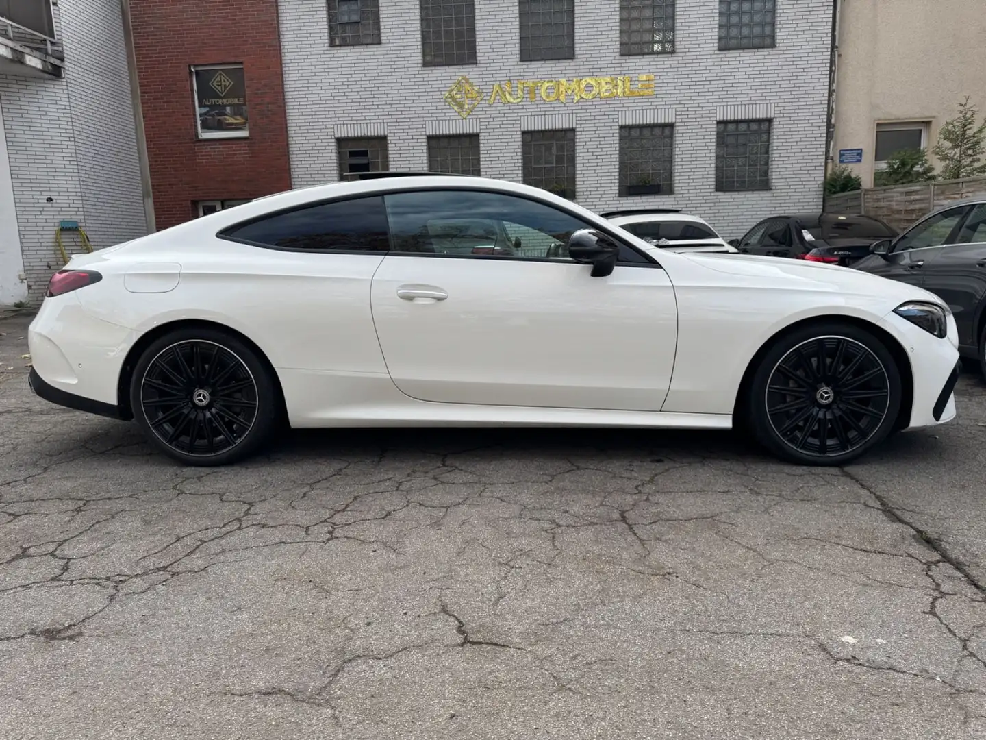 Mercedes-Benz CLE 220 d Coupe AMG Line Pano Burmester Memory Weiß - 2