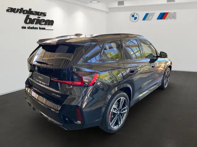 BMW X1 view 3