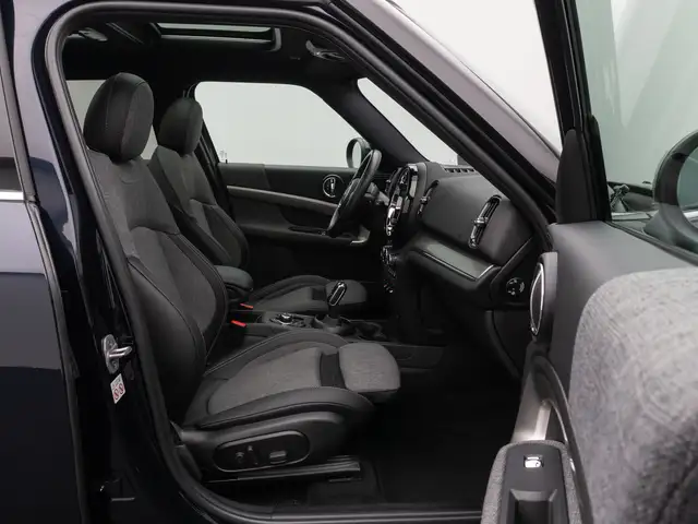 MINI Countryman view 24