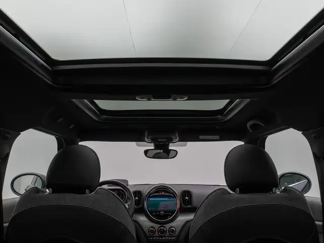 MINI Countryman view 28
