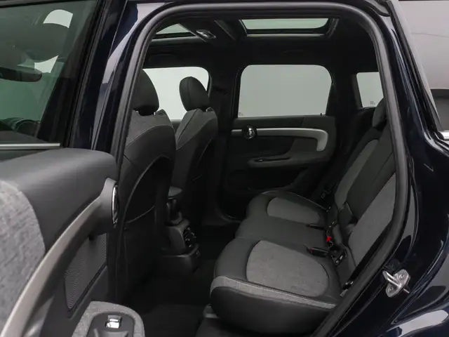MINI Countryman view 25