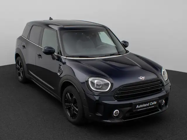 MINI Countryman view 3