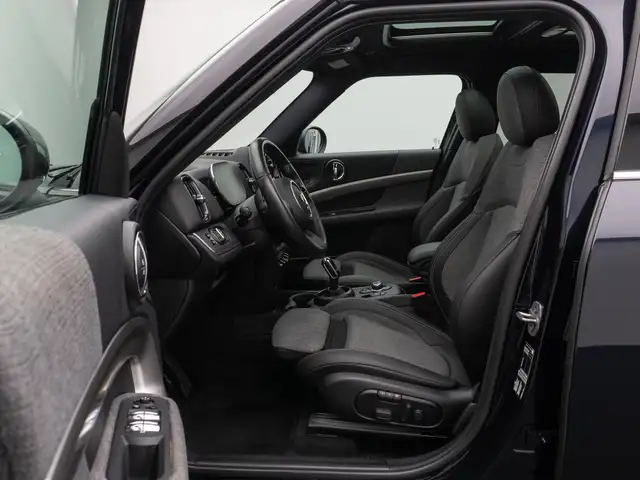 MINI Countryman view 19