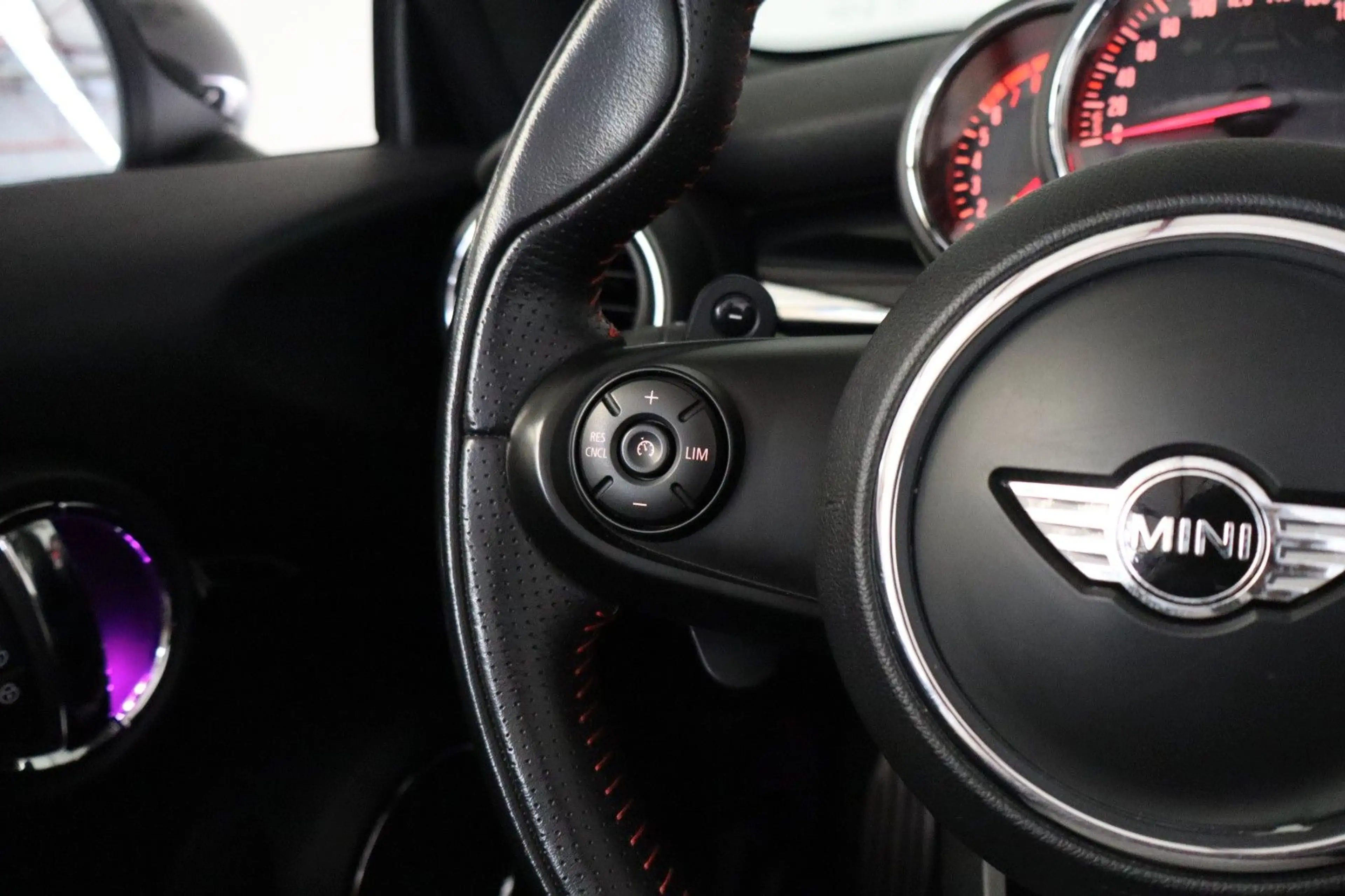 MINI John Cooper Works Cabrio 2,0 Aut. Keyless LED — photo 15