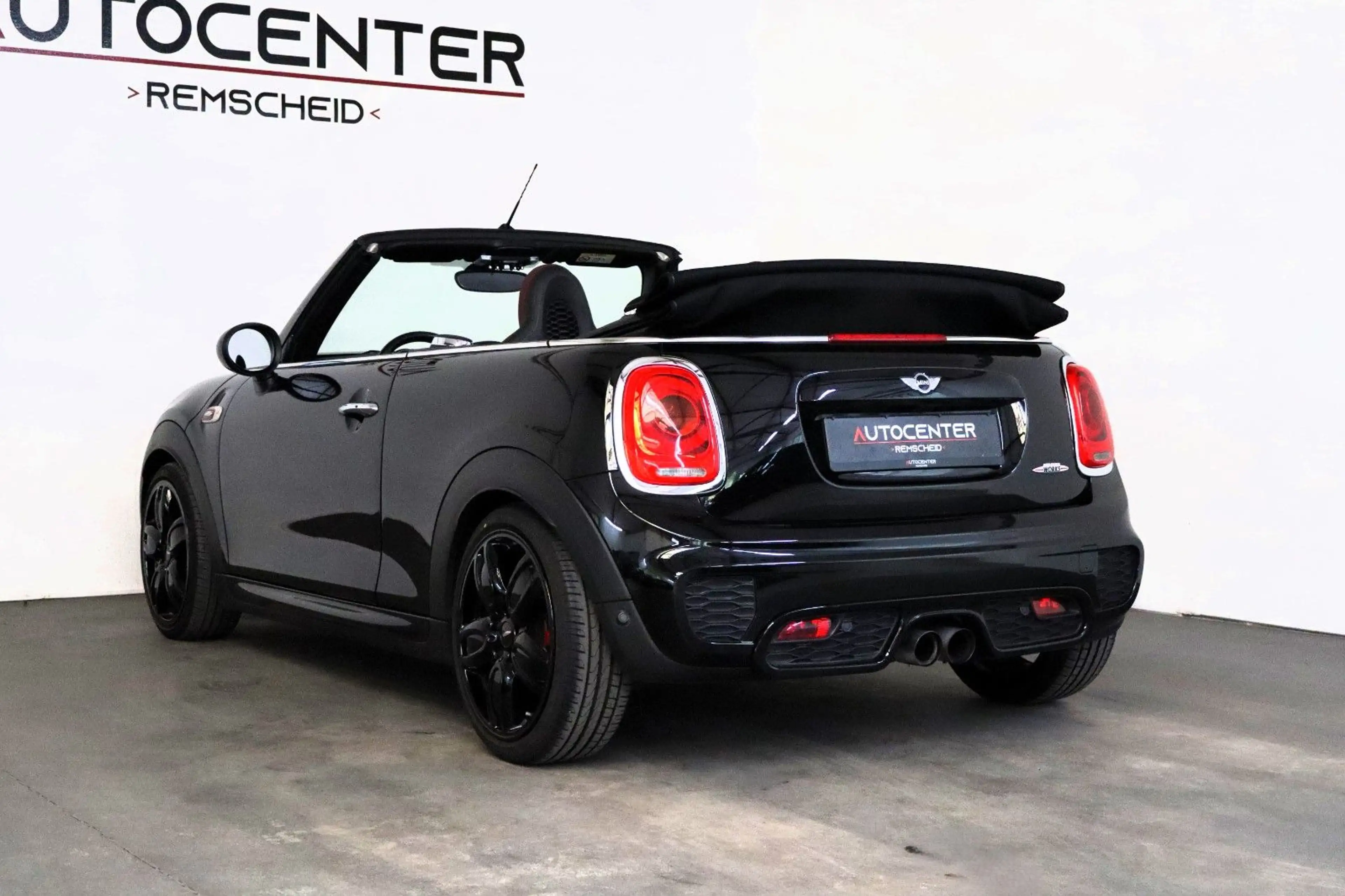 MINI John Cooper Works Cabrio 2,0 Aut. Keyless LED — photo 4