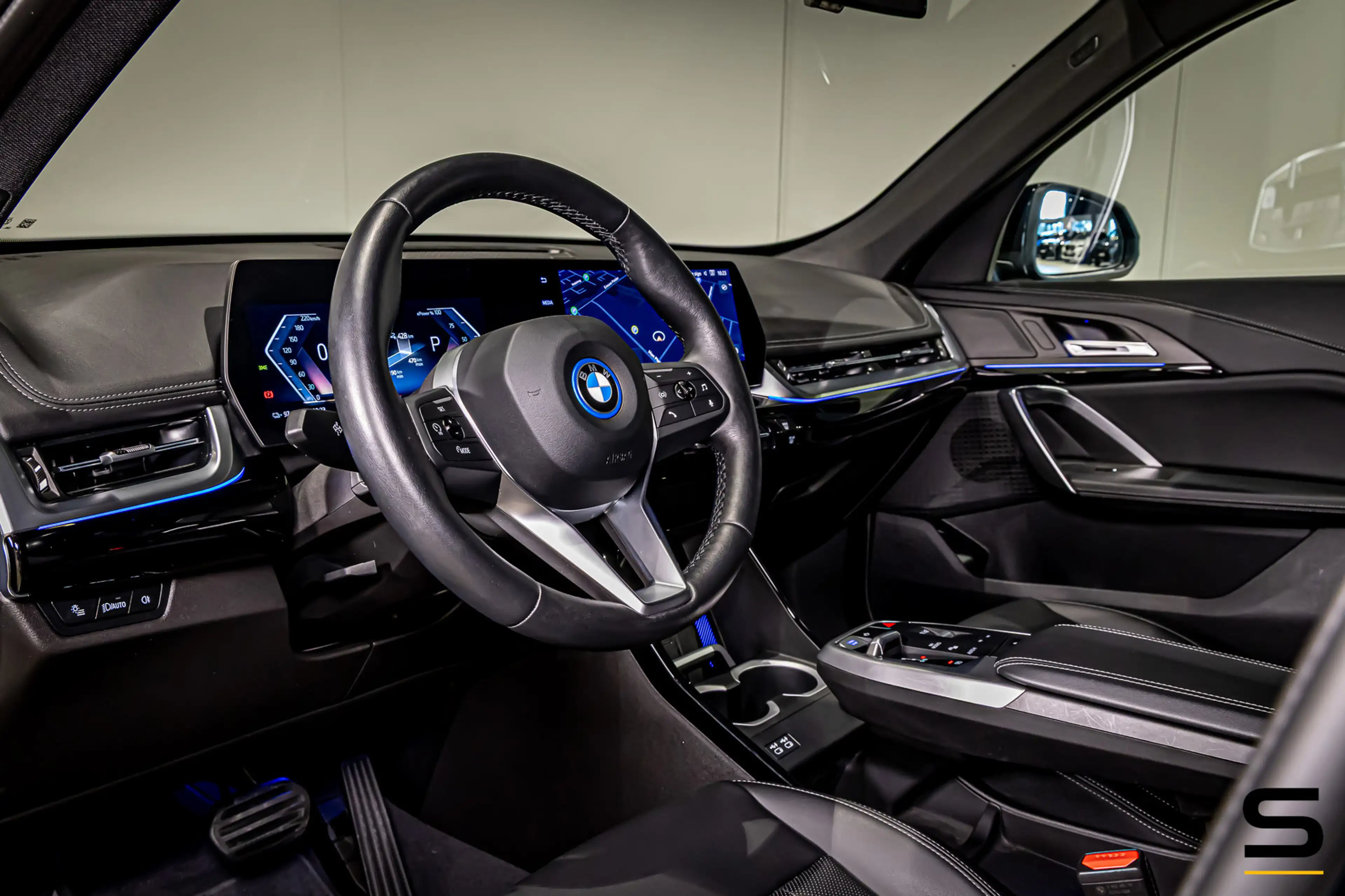 BMW iX1 XDrive30|Driving Assistant Plus|Comfort Acc|Cam|Fa — photo 4