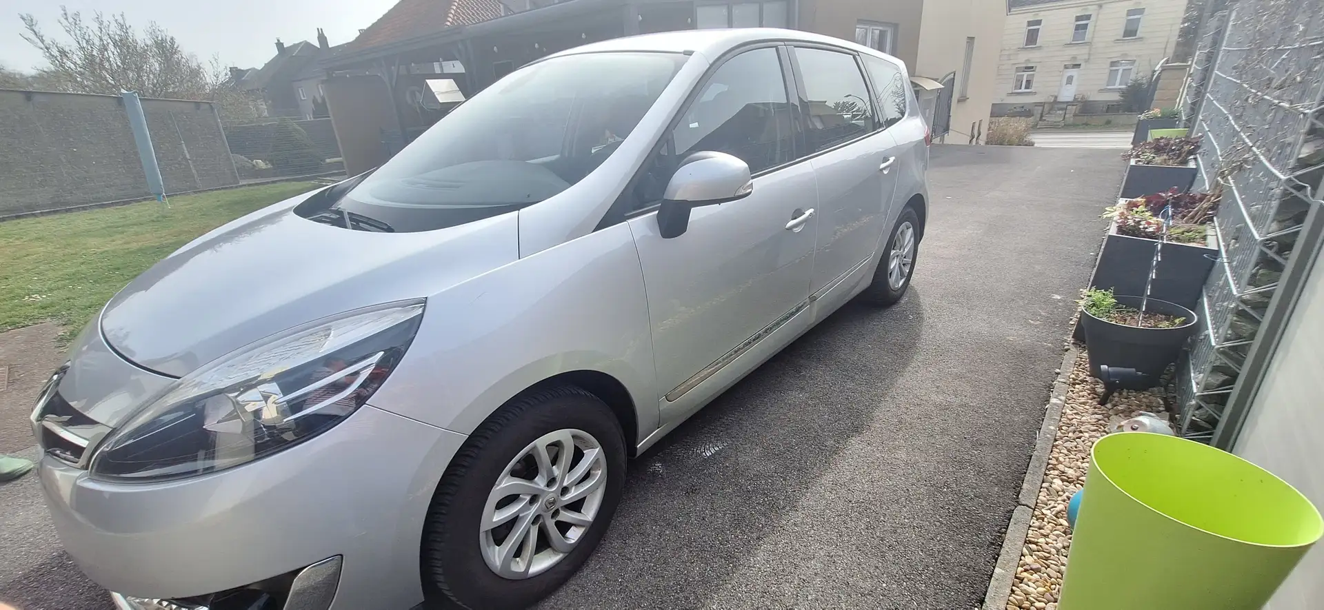 Renault Grand Scenic Scénic 1.5 dCi Energy Authentique 7pl. Grijs - 1