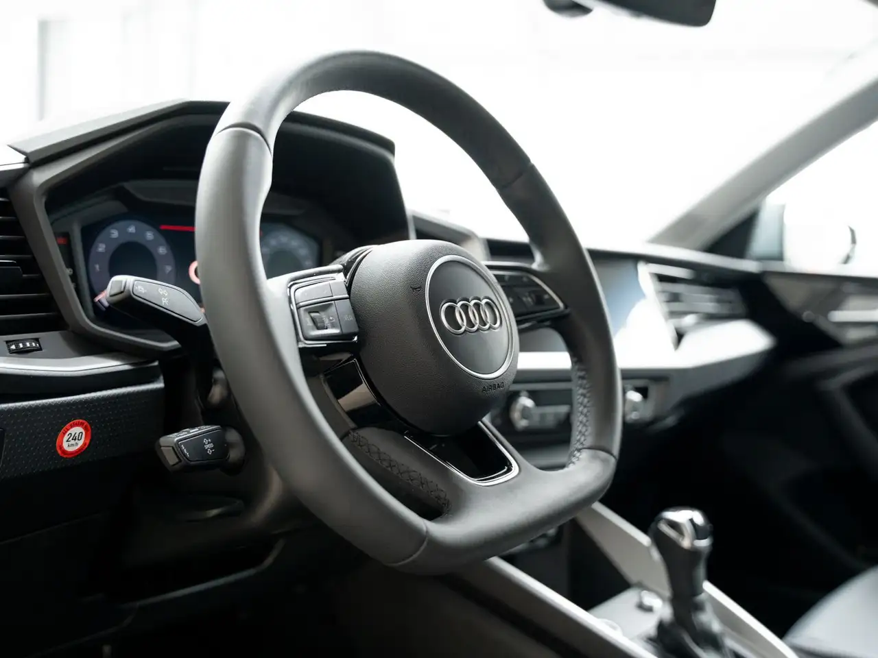 Audi A1 35 TFSI S tronic LED/MMI Navi plus/ 15