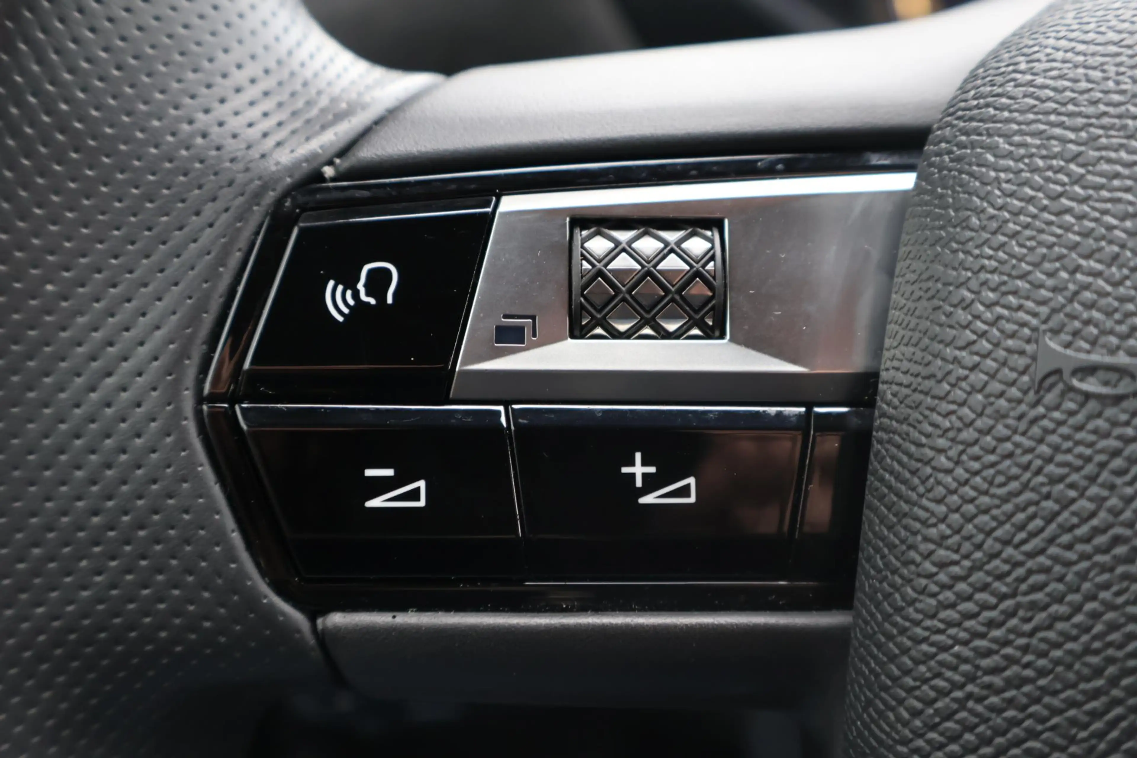 DS Automobiles DS 3 Crossback 1.2 Performance Line 1e Eigenaar | Volledig Onderh — photo 12