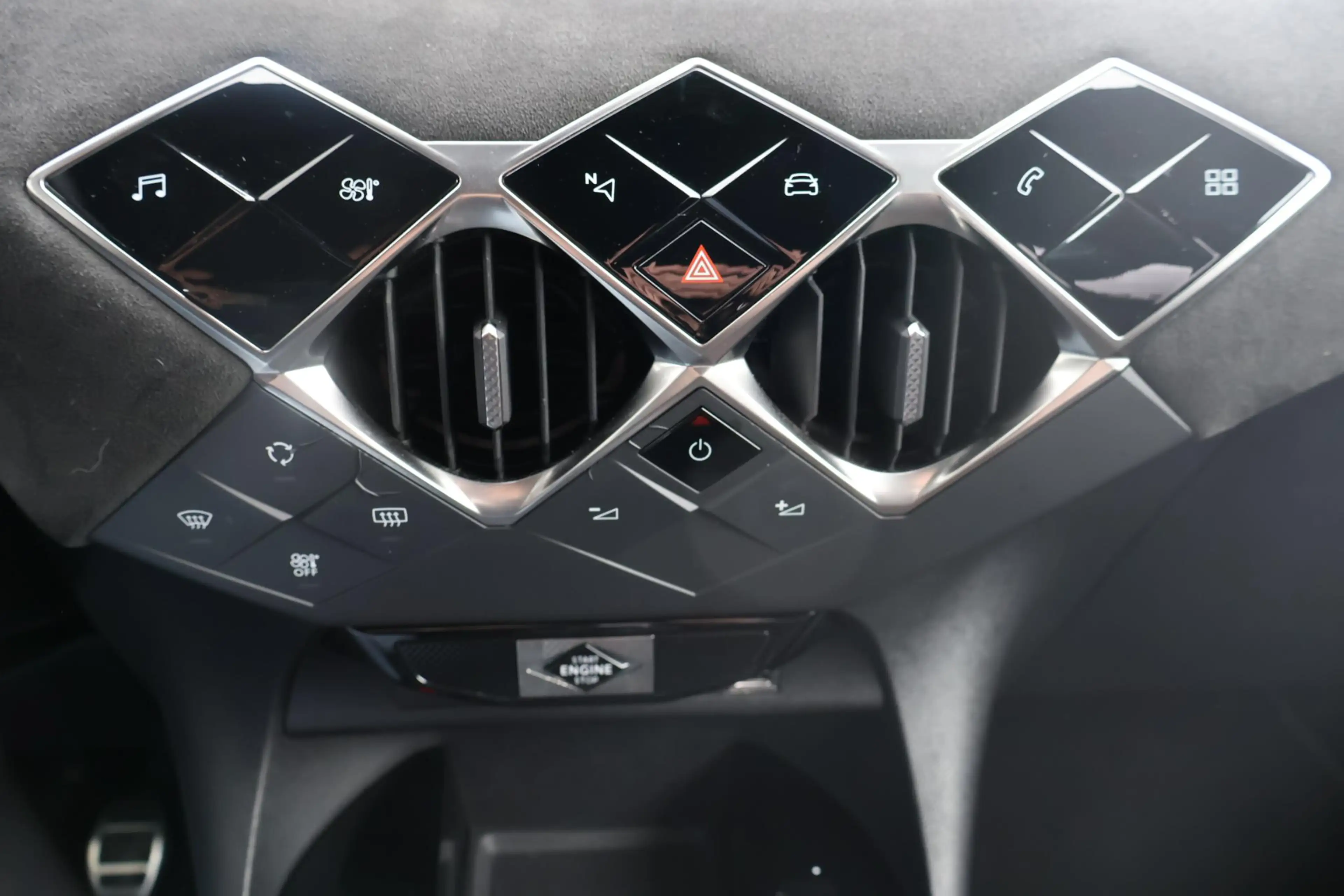 DS Automobiles DS 3 Crossback 1.2 Performance Line 1e Eigenaar | Volledig Onderh — photo 15