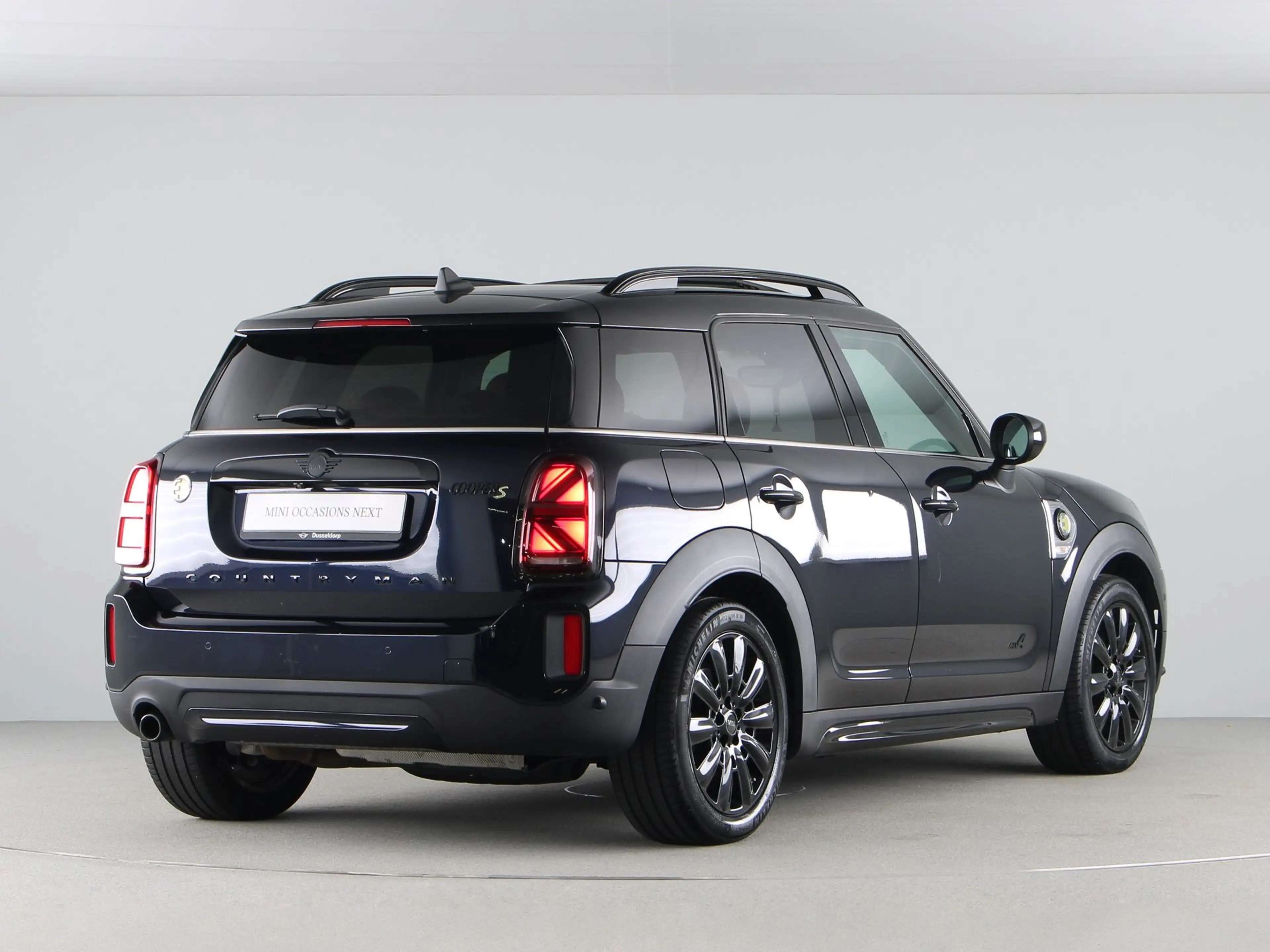 MINI Cooper SE Countryman ALL4 Classic — photo 9