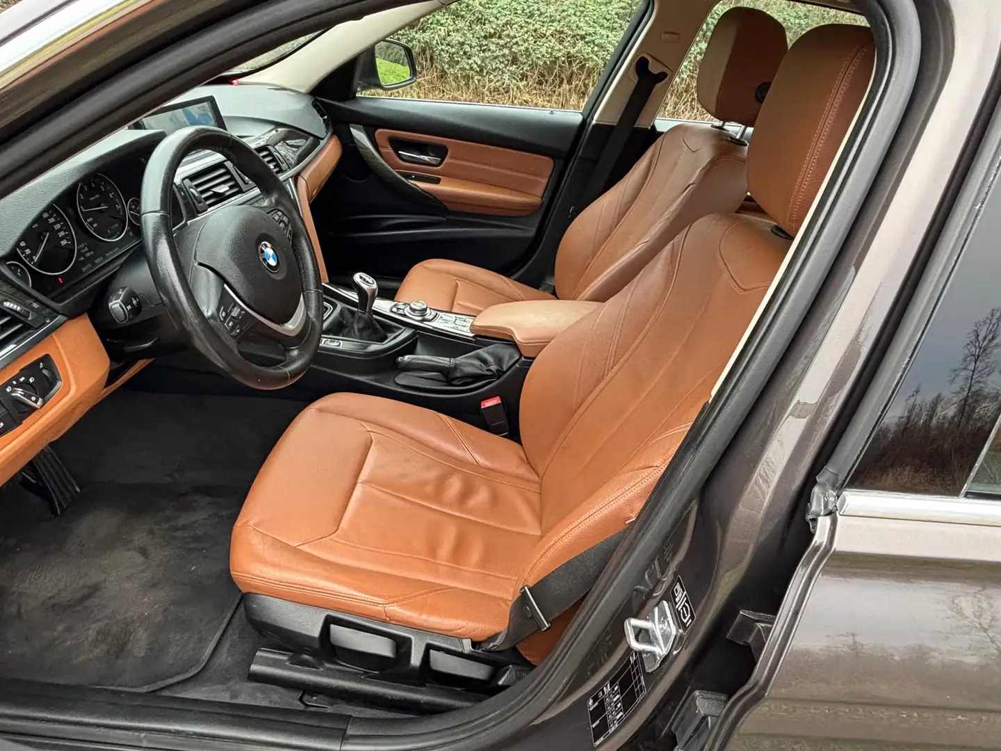 BMW 320 3-serie 320i EfficientDynamics Edition High Execut Braun - 2