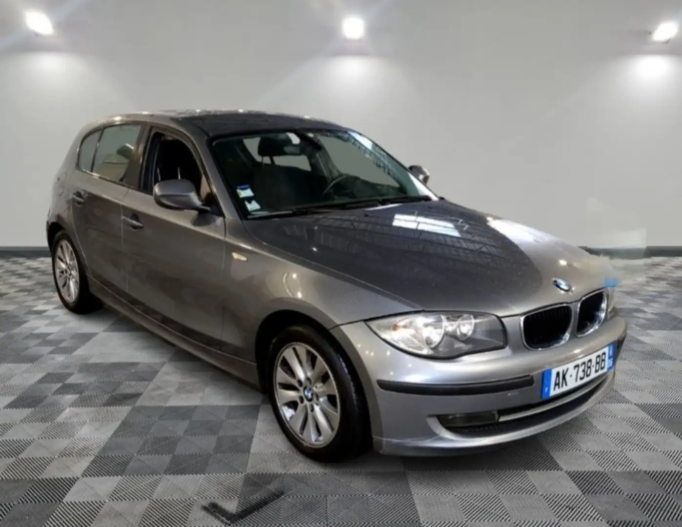 BMW 118 118d 143 ch Premiere Gris - 1
