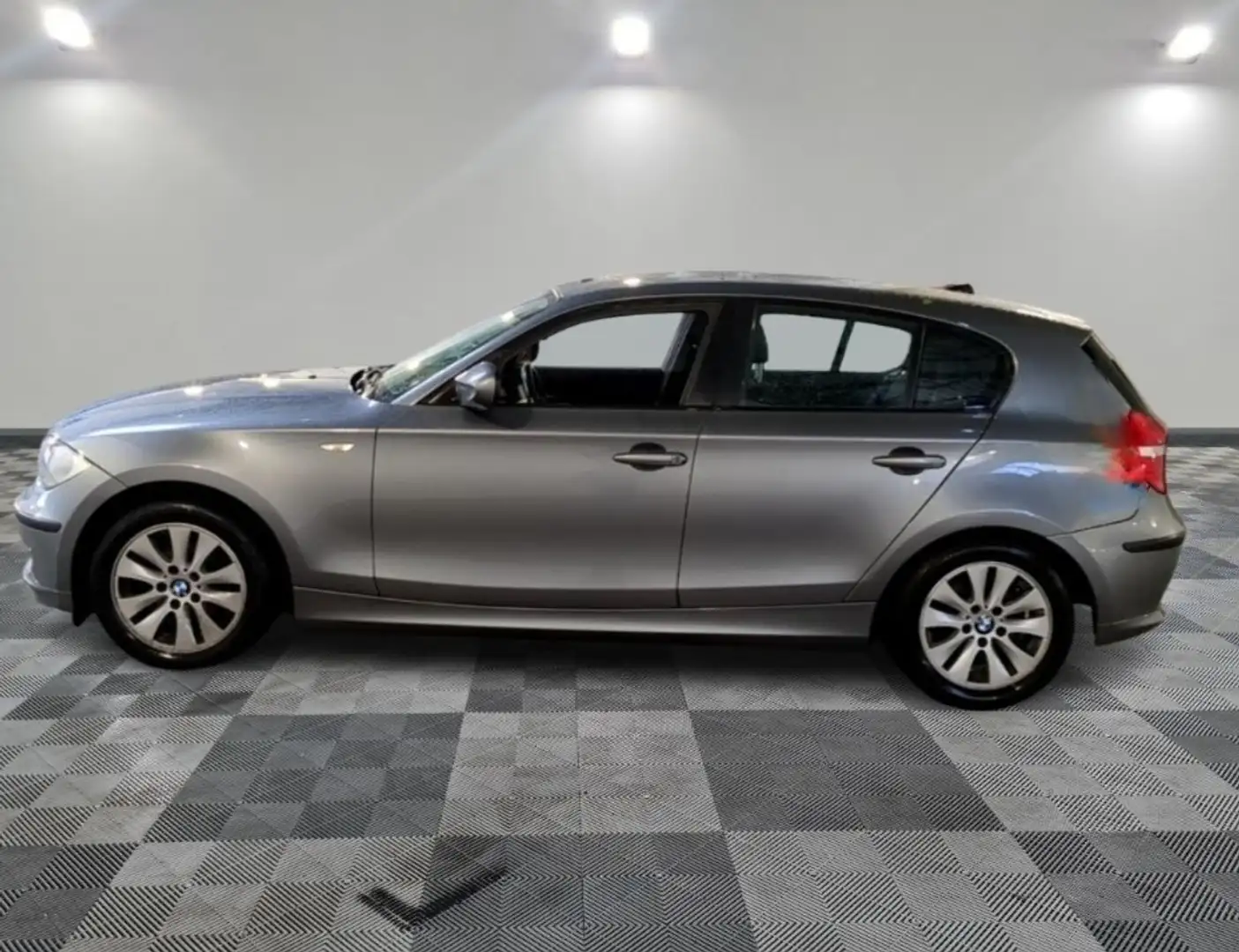 BMW 118 118d 143 ch Premiere Gris - 2