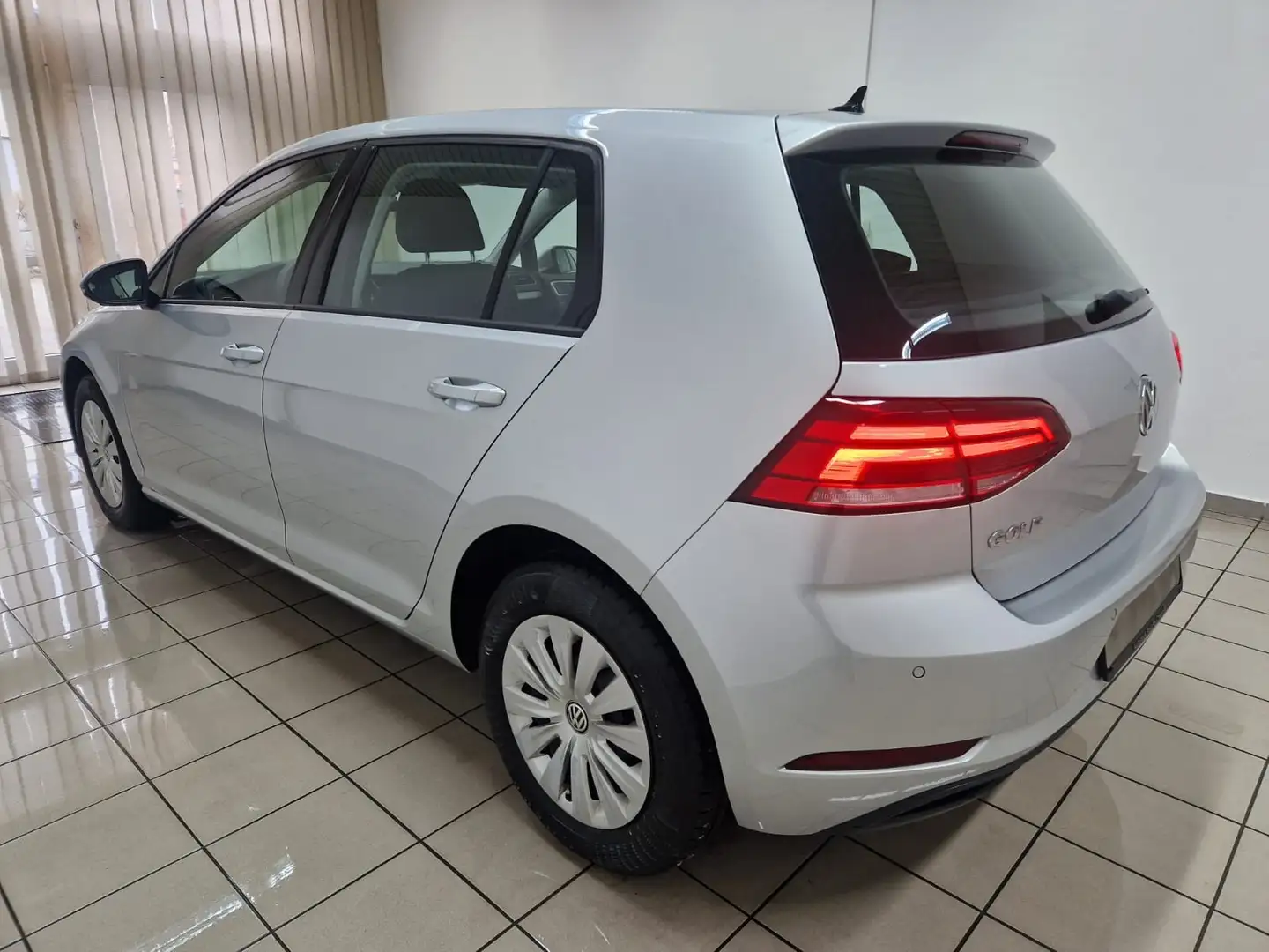 Volkswagen Golf VII Lim. BMT Klima Sitzheizung Navi PDC 1.Hand Grau - 2