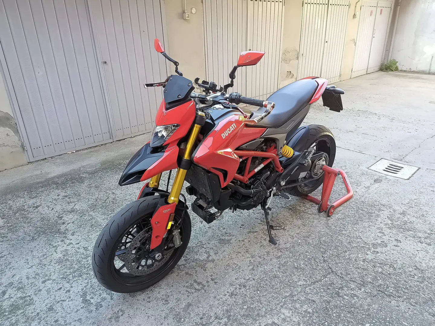 Ducati Hypermotard 939 Red Roşu - 1