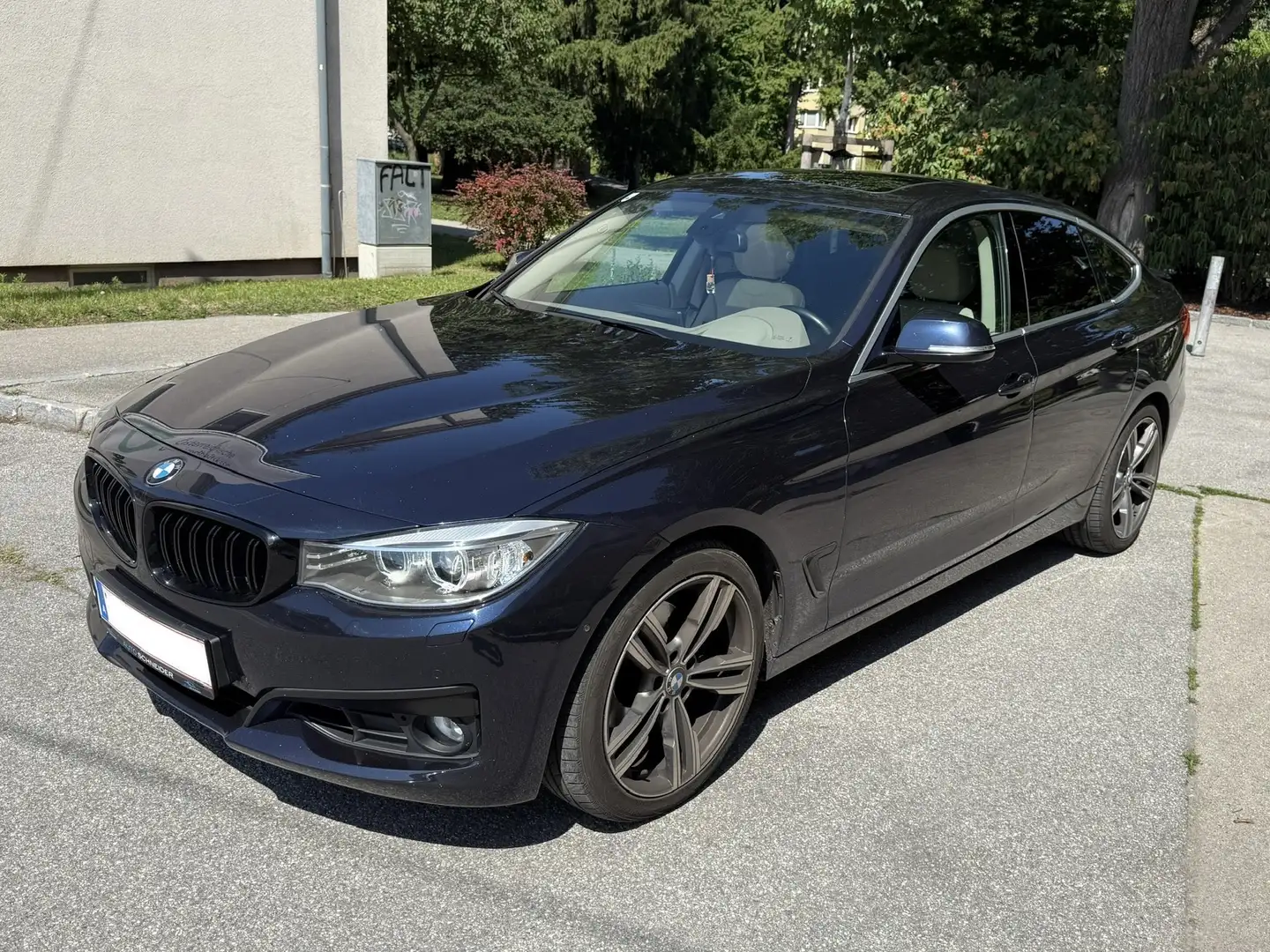 BMW 330 d GT xDrive Luxury Line Aut. HEAD-UP/LEDER/PANO - 2