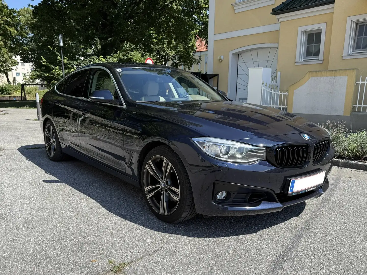 BMW 330 d GT xDrive Luxury Line Aut. HEAD-UP/LEDER/PANO - 1