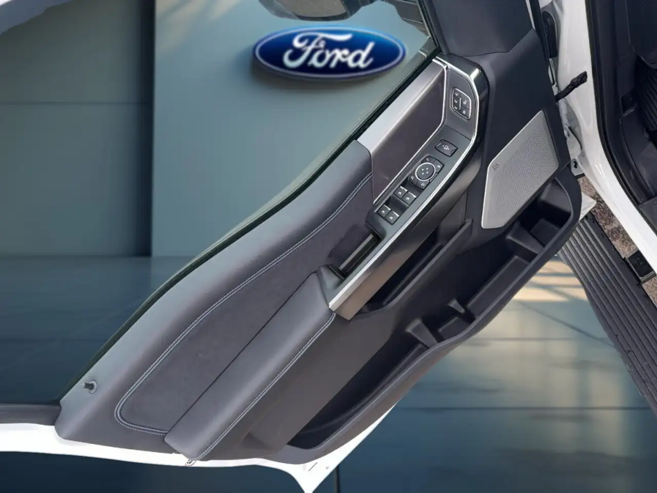Ford F 350 снимка Ford F 350