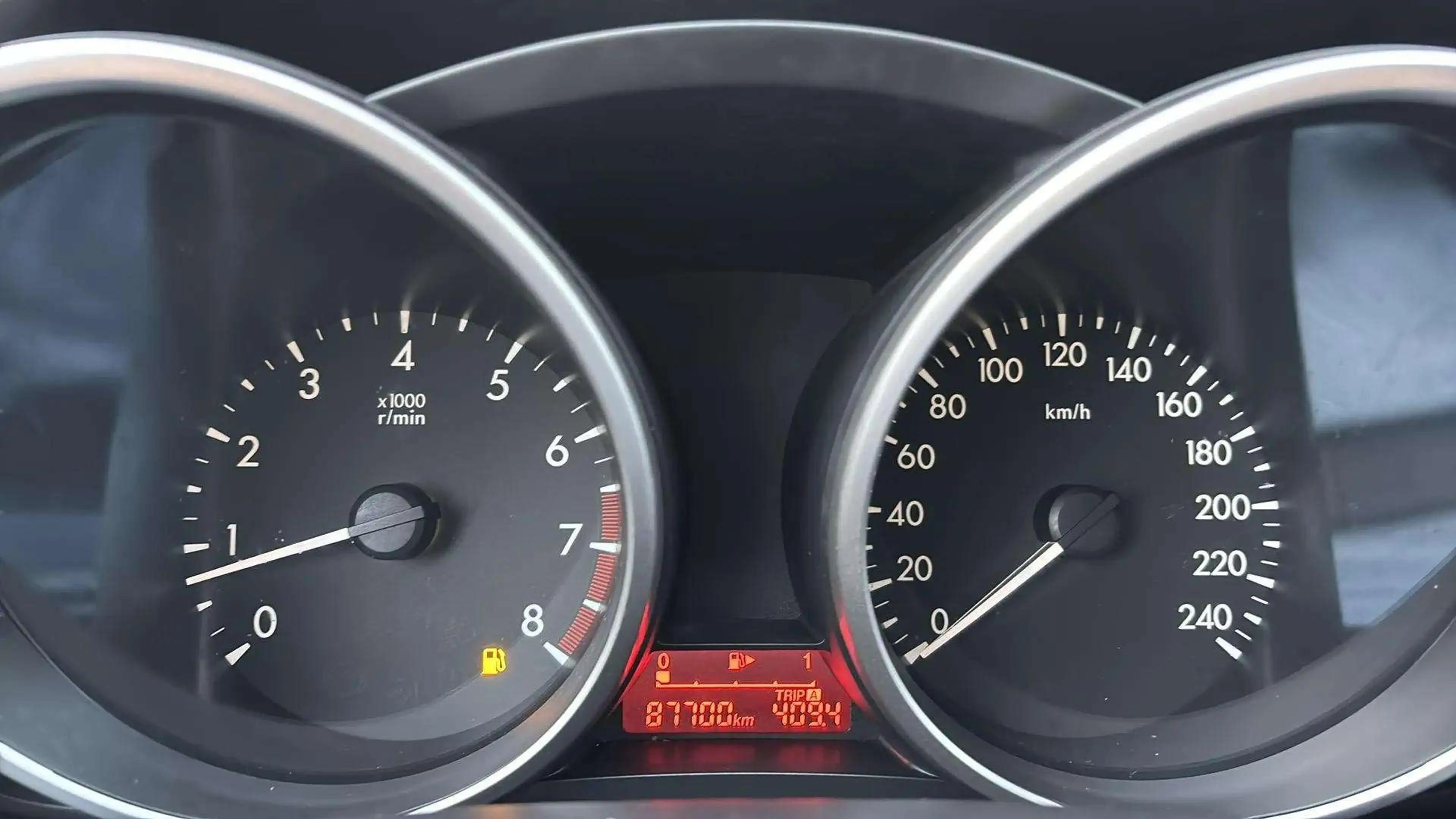 Mazda 5 Kenko*7.Sitze*2.Hand*Kamera*AHK*SHZ*Navi*HU/AU Neu — photo 9