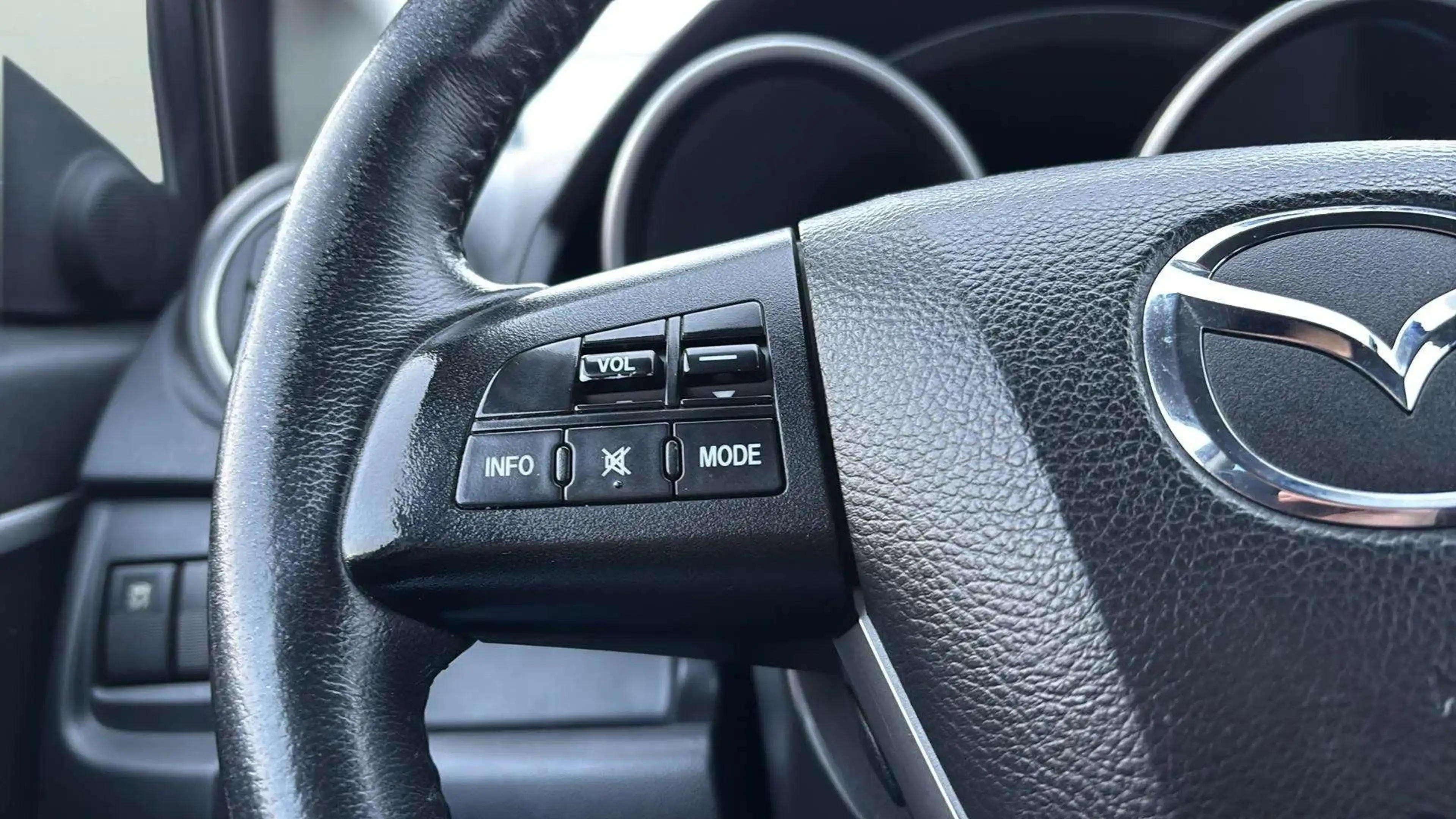 Mazda 5 Kenko*7.Sitze*2.Hand*Kamera*AHK*SHZ*Navi*HU/AU Neu — photo 12