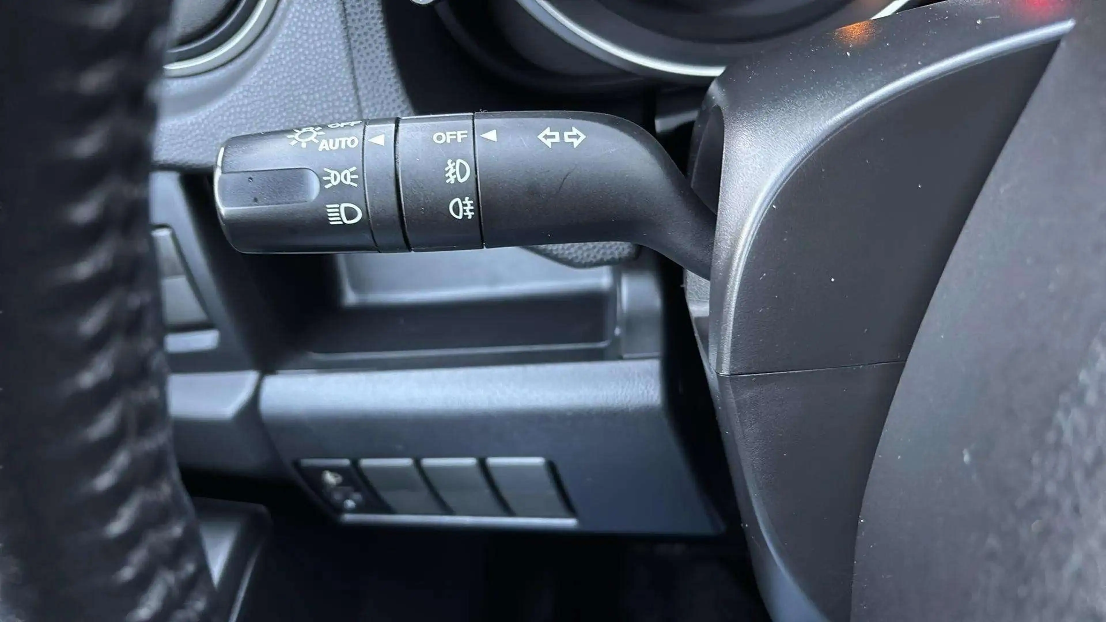 Mazda 5 Kenko*7.Sitze*2.Hand*Kamera*AHK*SHZ*Navi*HU/AU Neu — photo 11