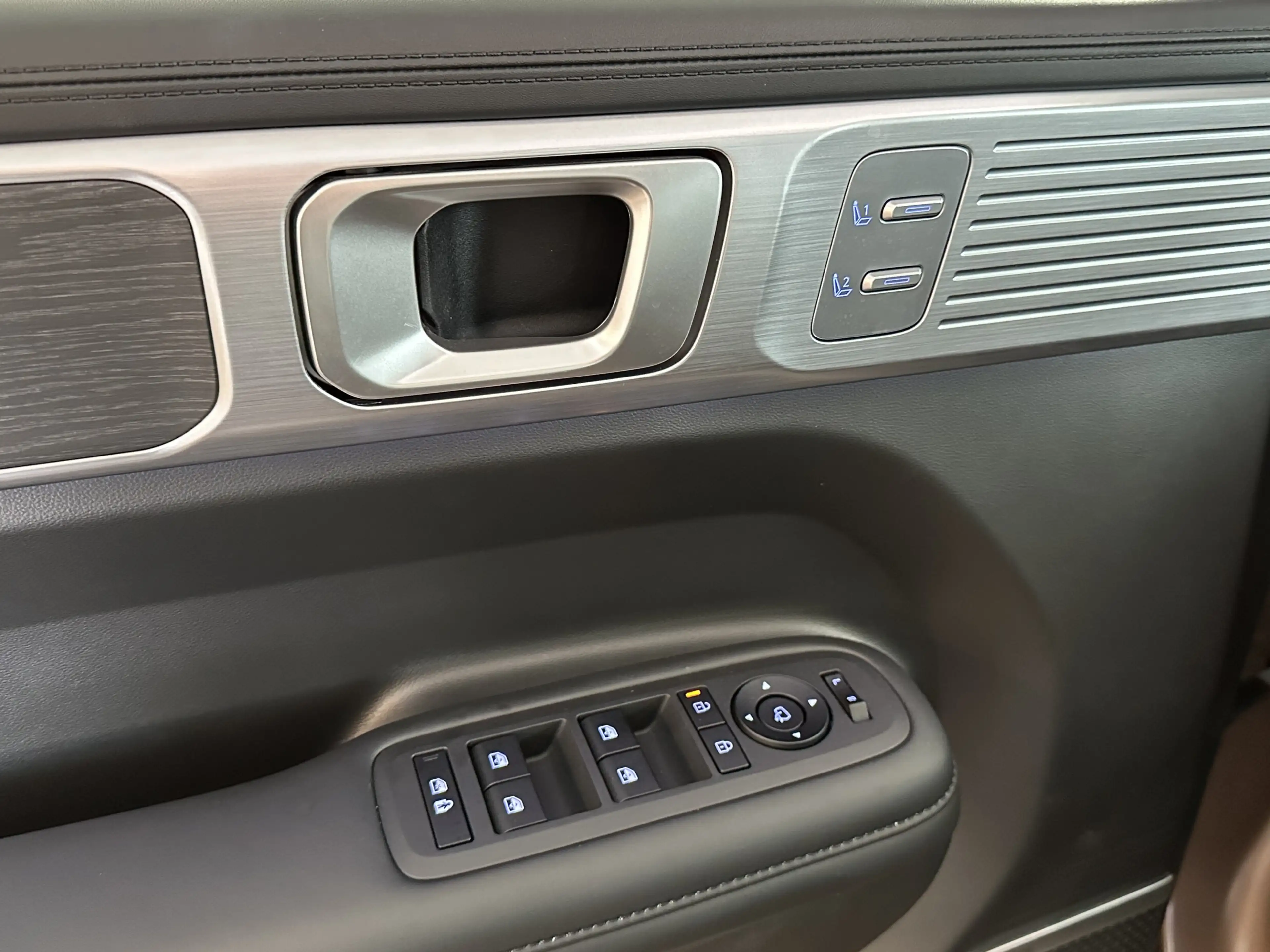 Hyundai SANTA FE Hybrid Signature Leder BOSE Memory Pano — photo 12