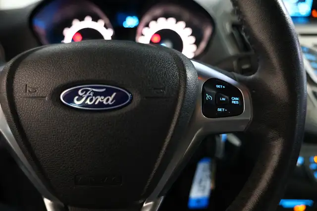 Ford Tourneo Courier view 14