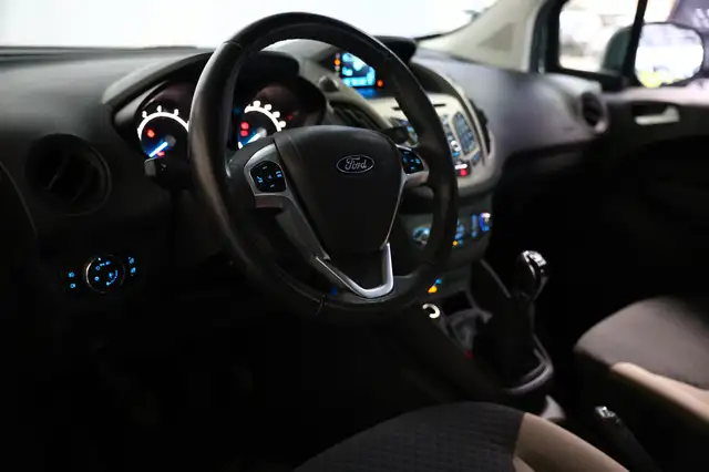 Ford Tourneo Courier view 9