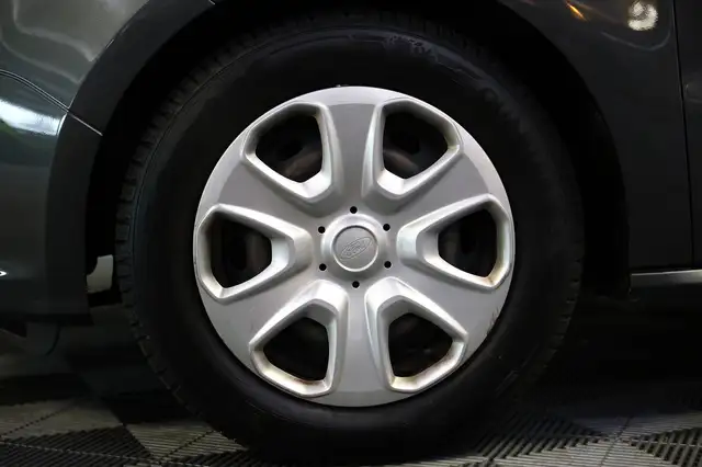 Ford Tourneo Courier view 4