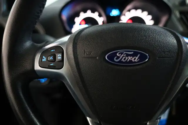 Ford Tourneo Courier view 13