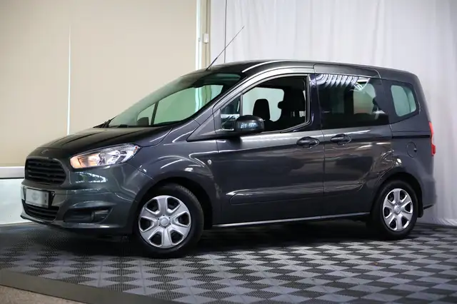 Ford Tourneo Courier view 8