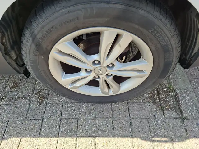 Hyundai Ix35 view 9