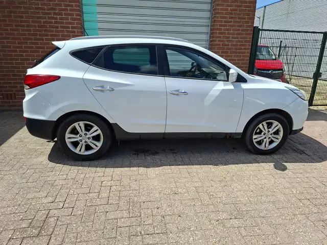 Hyundai Ix35 view 4