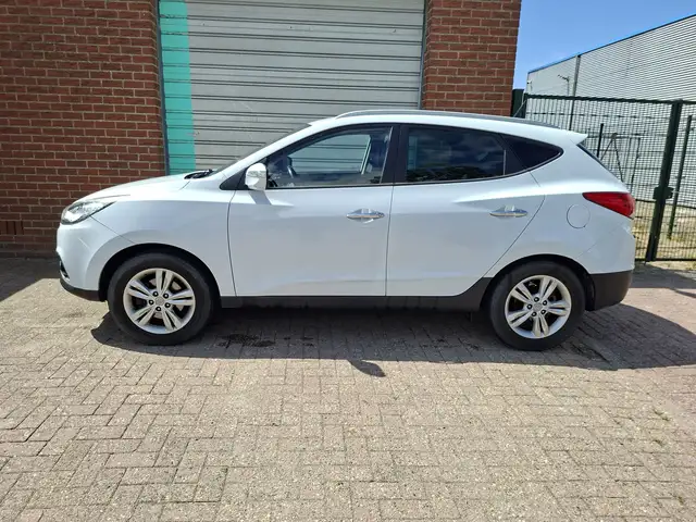 Hyundai Ix35 view 3
