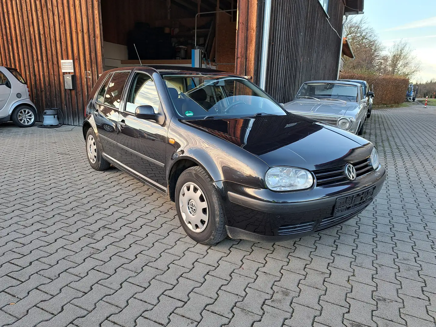 Volkswagen Golf 1.4 Comfortline Чорний - 2