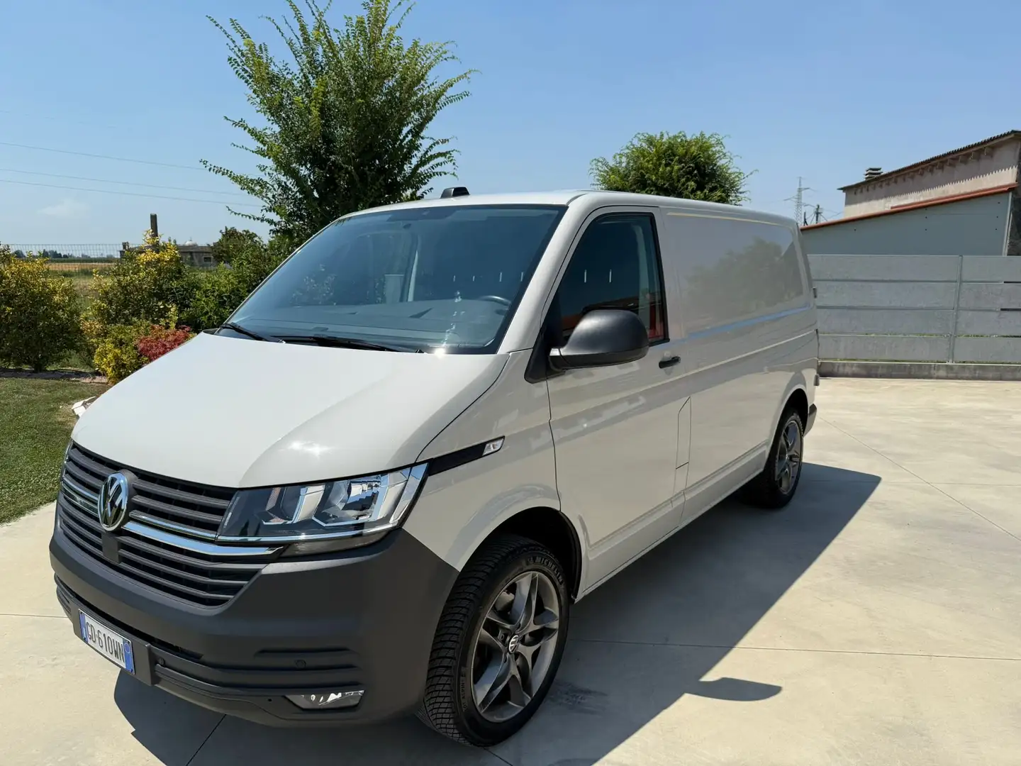 Volkswagen T6.1 Transporter 2.0 TDI DSG 7 Marce Grigio - 1