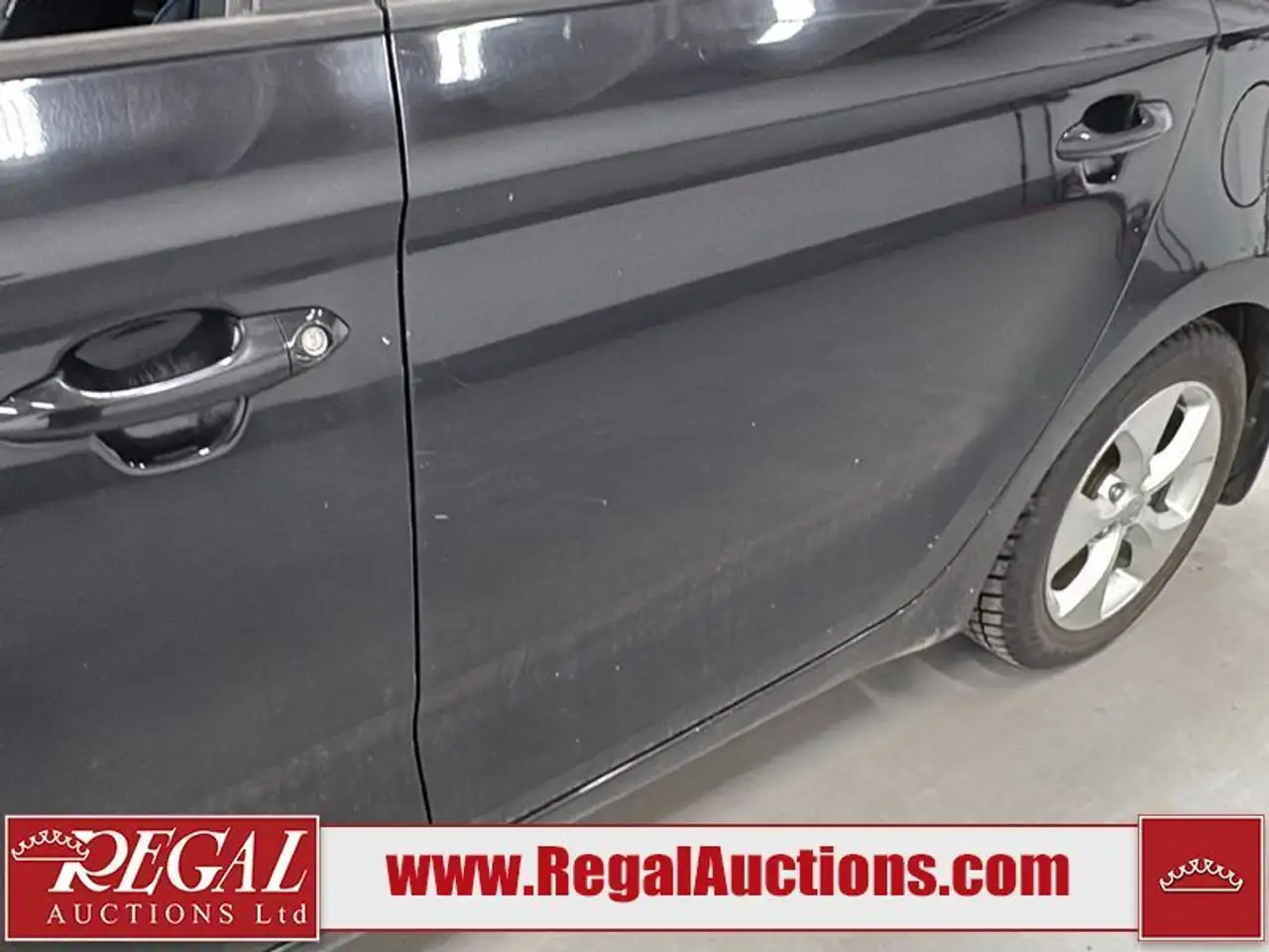 Kia Rondo снимка Kia Rondo