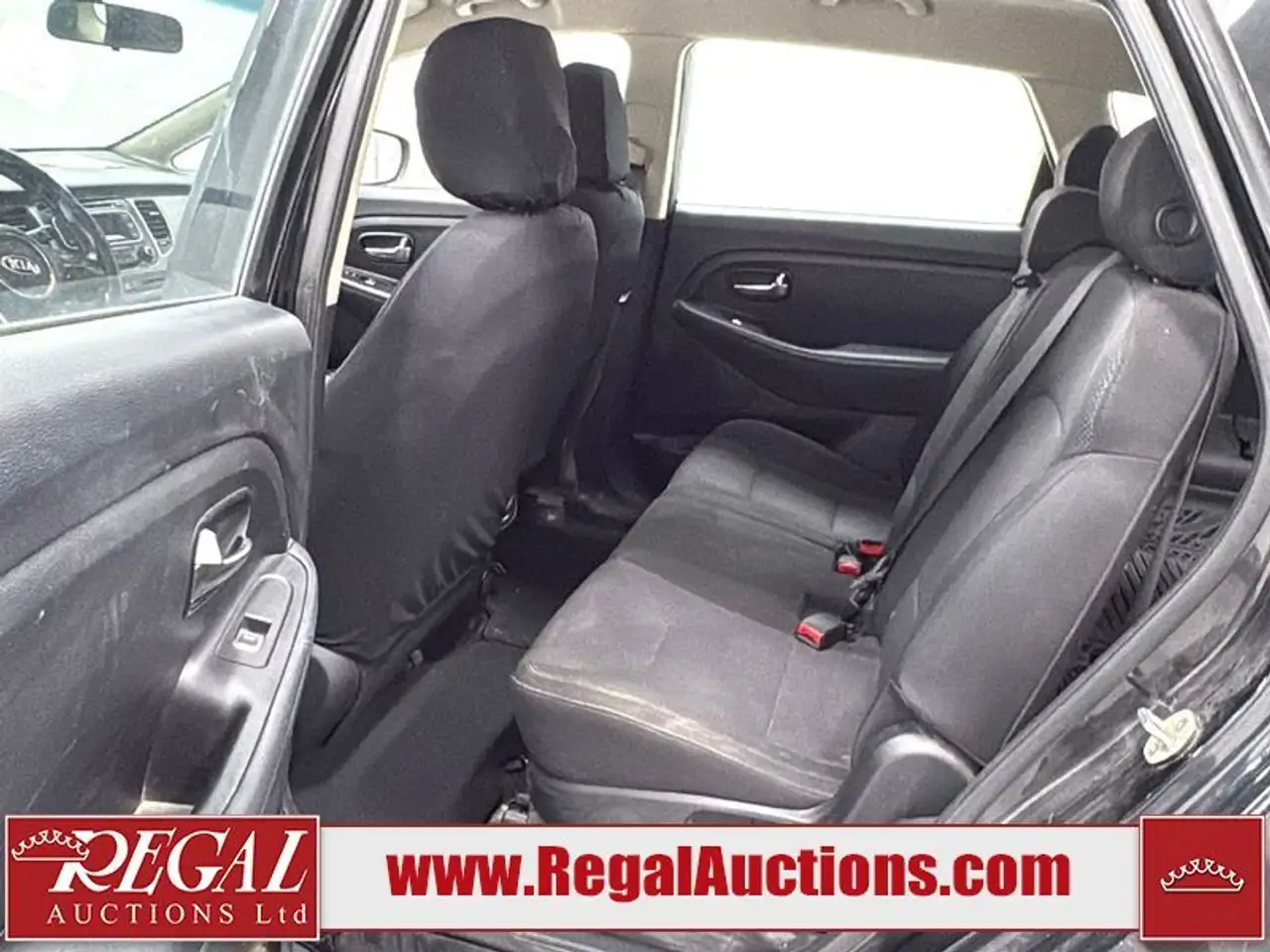 Kia Rondo снимка Kia Rondo