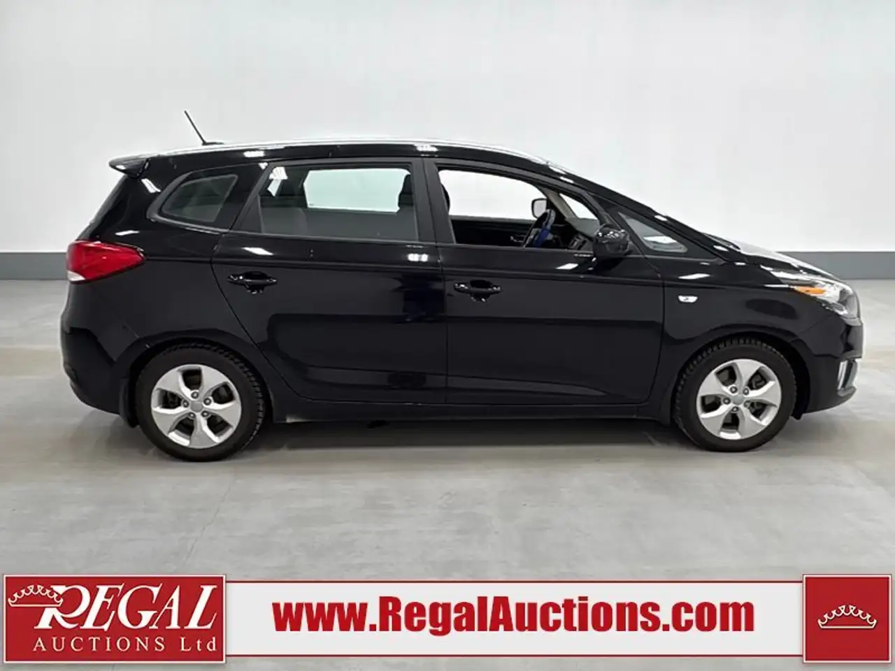 Kia Rondo снимка Kia Rondo